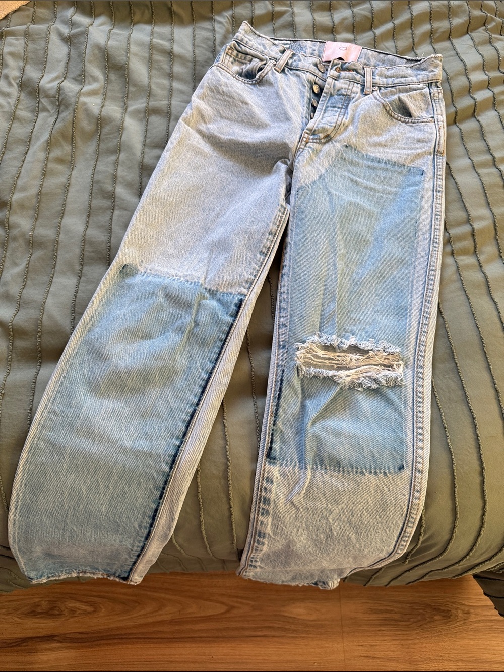 REVICE Two-Tone Light Blue Patchwork Relaxed Jeans